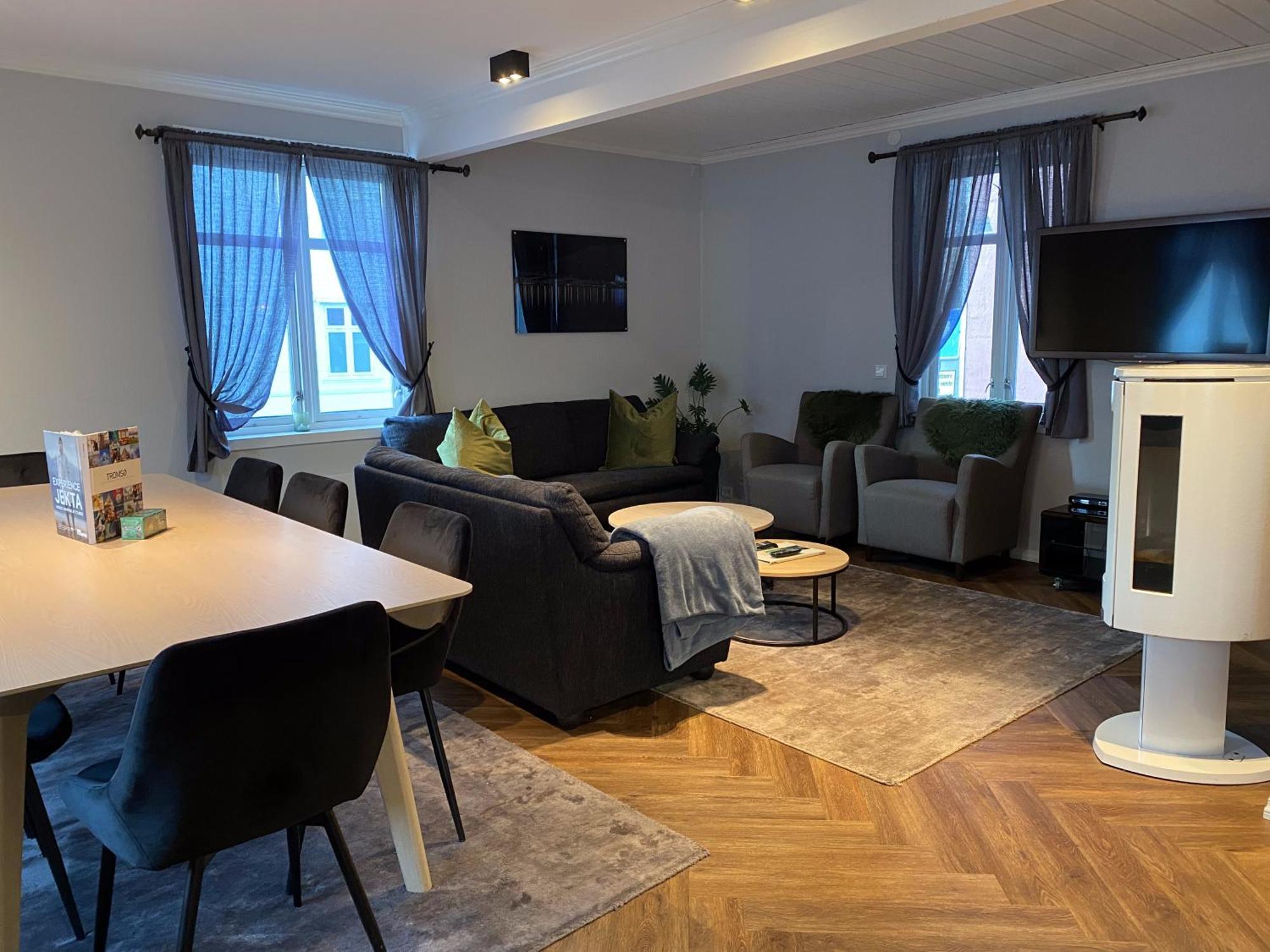 Enter Tromso - Luxury 4 Bedroom Apartment Bagian luar foto